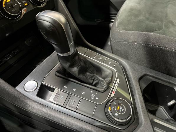 Volkswagen Tiguan II с пробегом 2018 года, цена 2 599 000 рублей, 159435 км, внедорожник, Автокод Объявления