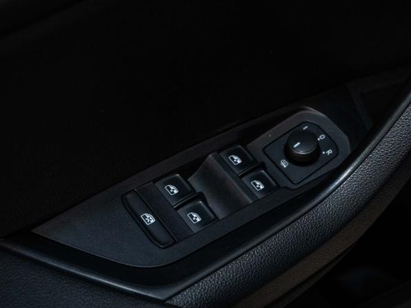 Skoda Karoq I с пробегом 2021 года, цена 2 720 000 рублей, 65807 км, внедорожник, Автокод Объявления