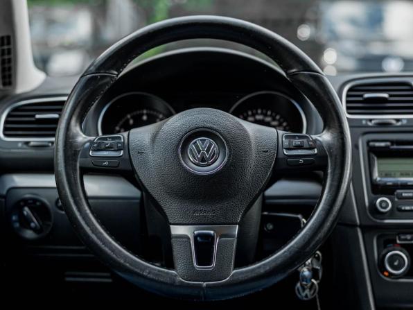 Volkswagen Golf VI с пробегом 2010 года, цена 625 000 рублей, 230202 км, хэтчбек, Автокод Объявления