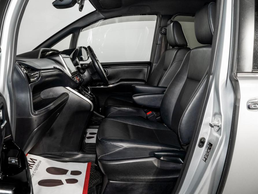 Toyota Esquire I Рестайлинг Иркутск  - изображение 6