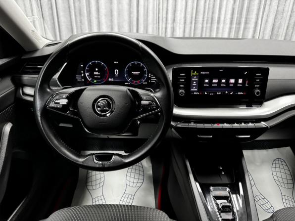 Skoda Octavia IV (A8) с пробегом 2021 года, цена 2 370 000 рублей, 83979 км, лифтбек, Автокод Объявления