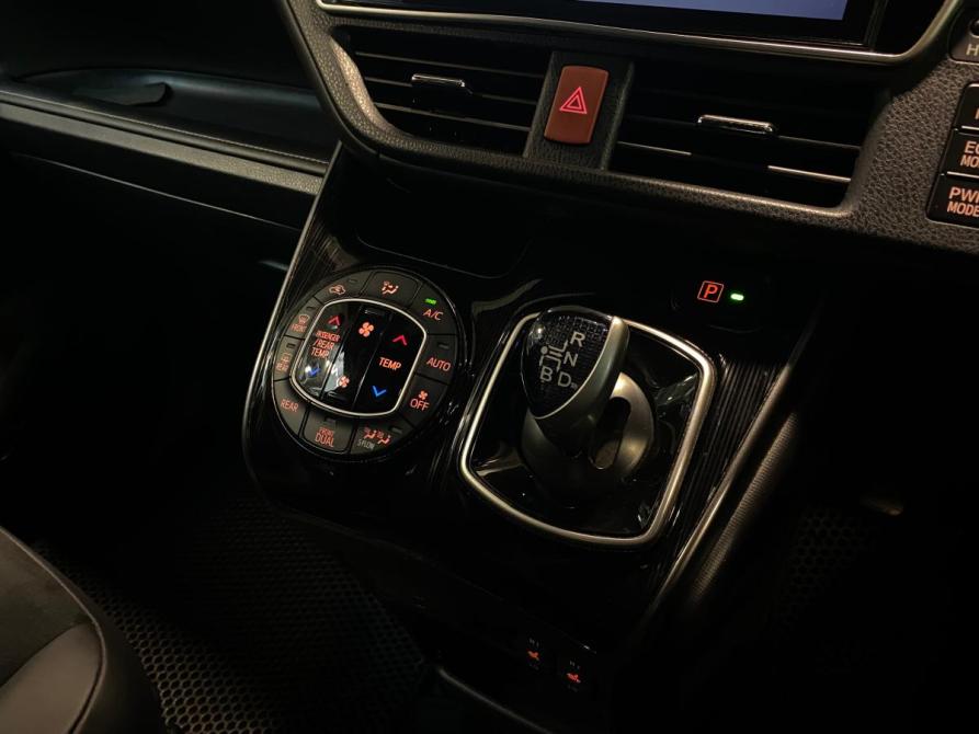 Toyota Esquire I Рестайлинг Челябинск  - изображение 14