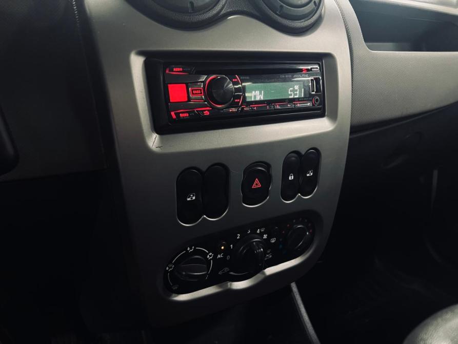 Renault Sandero I Санкт-Петербург  - изображение 17
