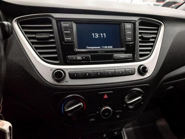 Hyundai Solaris II с пробегом 2017 года, цена 1 170 000 рублей, 172269 км, седан, Автокод Объявления