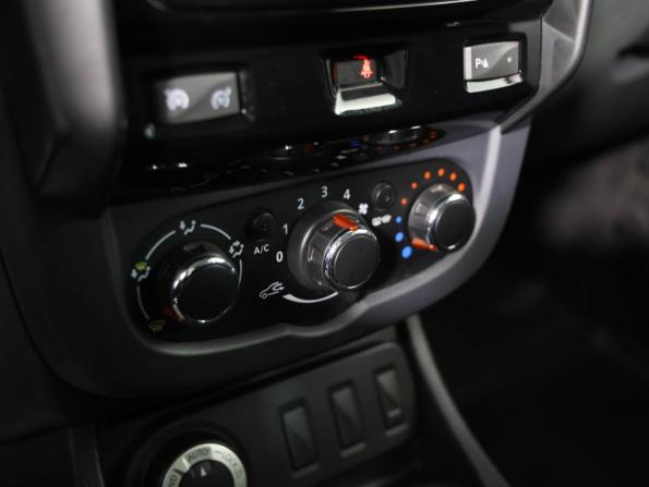 Renault Duster I Рестайлинг с пробегом 2015 года, цена 1 349 000 рублей, 99799 км, внедорожник, Автокод Объявления