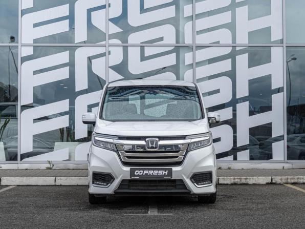 Honda Stepwgn V Рестайлинг с пробегом 2018 года, цена 2 130 000 рублей, 99897 км, минивэн, Автокод Объявления
