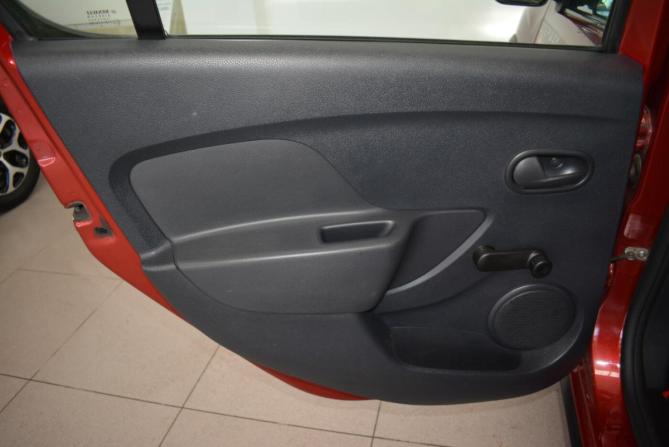 Renault Sandero II Рестайлинг с пробегом 2019 года, цена 1 299 000 рублей, 68000 км, хэтчбек, Автокод Объявления