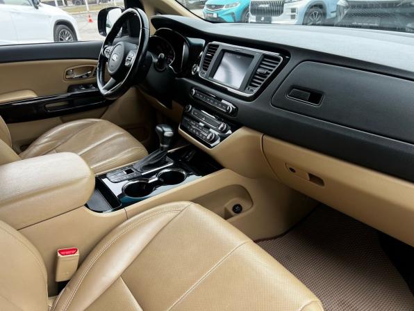 Kia Carnival III с пробегом 2018 года, цена 2 329 500 рублей, 151161 км, минивэн, Автокод Объявления