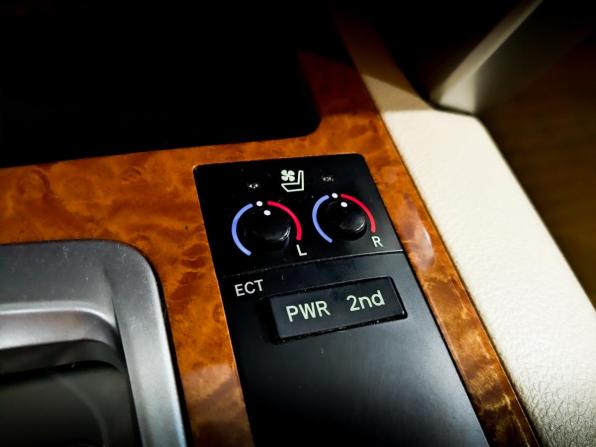 Toyota Land Cruiser 200 Series Рестайлинг 1 с пробегом 2014 года, цена 3 955 000 рублей, 187565 км, внедорожник, Автокод Объявления