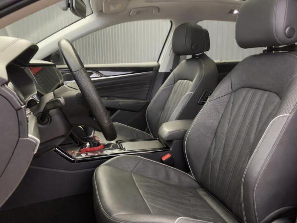 Volkswagen Passat B8 Рестайлинг с пробегом 2021 года, цена 2 897 000 рублей, 55977 км, седан, Автокод Объявления
