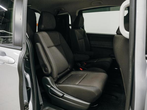 Honda Freed II Рестайлинг с пробегом 2022 года, цена 1 872 000 рублей, 23987 км, компактвэн, Автокод Объявления