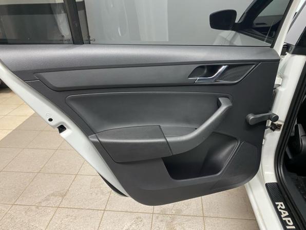 Skoda Rapid I Рестайлинг с пробегом 2017 года, цена 749 000 рублей, 91000 км, лифтбек, Автокод Объявления