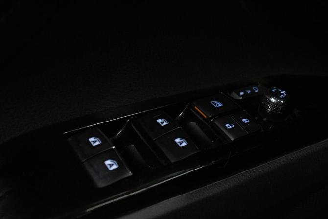 Toyota Camry VIII (XV70) с пробегом 2019 года, цена 2 699 000 рублей, 93209 км, седан, Автокод Объявления