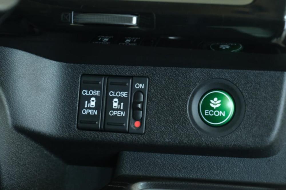 Honda Stepwgn V Омск  - изображение 10