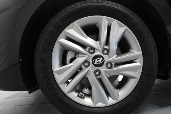 Hyundai Elantra VI (AD) Рестайлинг с пробегом 2019 года, цена 1 699 000 рублей, 60676 км, седан, Автокод Объявления