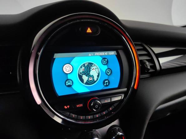 Mini Hatch III (F55/F56) Рестайлинг с пробегом 2019 года, цена 1 639 000 рублей, 143151 км, хэтчбек, Автокод Объявления