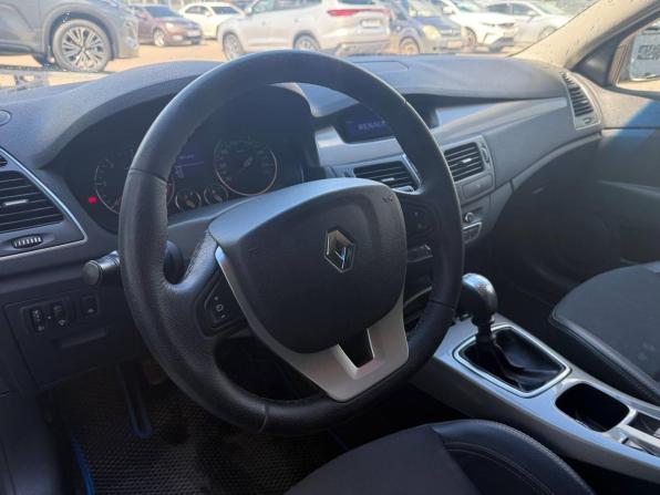 Renault Laguna III Рестайлинг с пробегом 2011 года, цена 600 000 рублей, 339755 км, лифтбек, Автокод Объявления