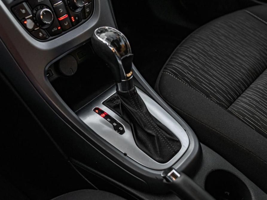Opel Astra J Рестайлинг Санкт-Петербург  - изображение 8
