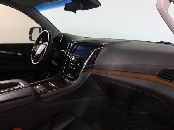 Cadillac Escalade IV с пробегом 2019 года, цена 4 900 000 рублей, 119114 км, внедорожник, Автокод Объявления
