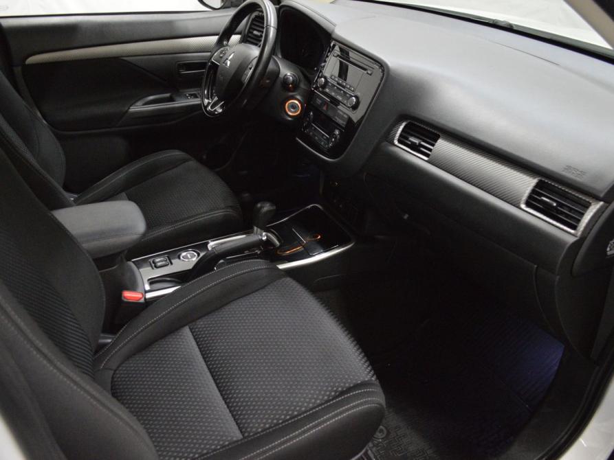 Mitsubishi Outlander III Рестайлинг 2 Санкт-Петербург  - изображение 11