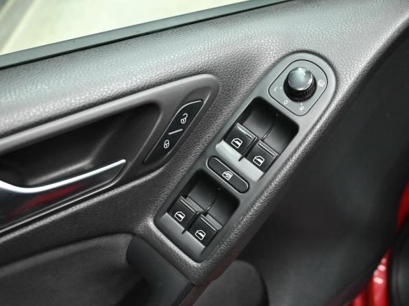 Volkswagen Golf VI с пробегом 2010 года, цена 850 000 рублей, 201992 км, хэтчбек, Автокод Объявления