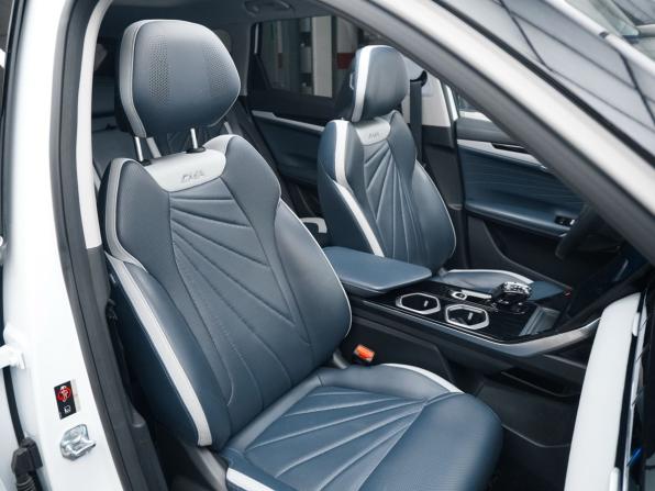 Geely Atlas II с пробегом 2024 года, цена 3 127 850 рублей, 28500 км, внедорожник, Автокод Объявления