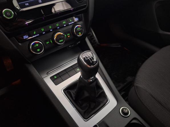Skoda Octavia III (A7) с пробегом 2015 года, цена 1 549 000 рублей, 137179 км, лифтбек, Автокод Объявления
