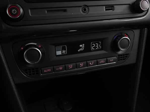 Volkswagen Polo V Рестайлинг с пробегом 2019 года, цена 1 429 000 рублей, 132924 км, седан, Автокод Объявления