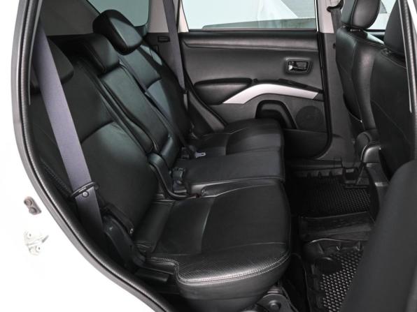 Mitsubishi Outlander II Рестайлинг с пробегом 2012 года, цена 1 089 000 рублей, 292551 км, внедорожник, Автокод Объявления