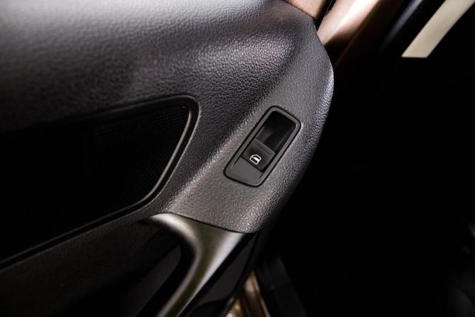 Volkswagen Tiguan I Рестайлинг с пробегом 2015 года, цена 1 599 000 рублей, 198333 км, внедорожник, Автокод Объявления