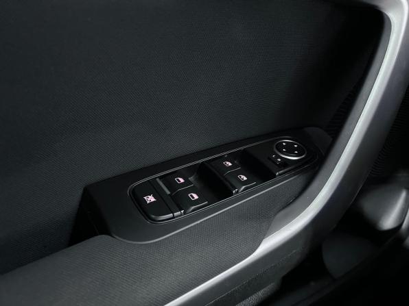 Kia Ceed III с пробегом 2018 года, цена 1 697 000 рублей, 98362 км, хэтчбек, Автокод Объявления