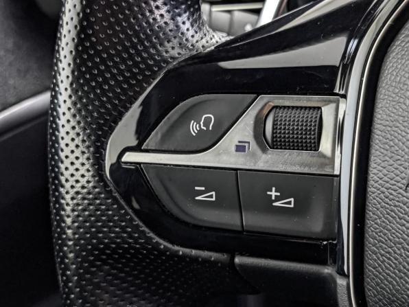 Peugeot 5008 II с пробегом 2018 года, цена 1 999 000 рублей, 88974 км, внедорожник, Автокод Объявления