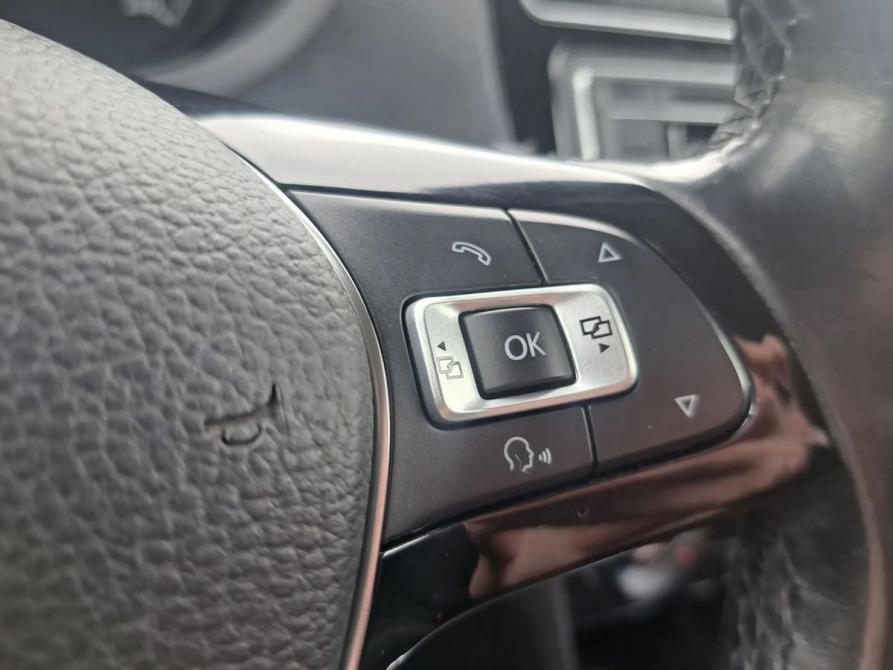 Volkswagen Polo V Рестайлинг Казань  - изображение 9