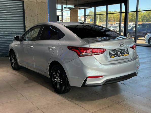 Hyundai Solaris II с пробегом 2018 года, цена 1 280 000 рублей, 103429 км, седан, Автокод Объявления