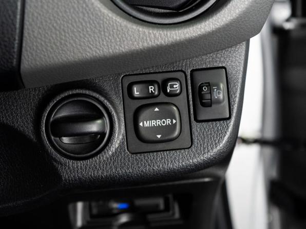 Toyota Vitz III (XP130) Рестайлинг с пробегом 2014 года, цена 780 500 рублей, 77702 км, хэтчбек, Автокод Объявления