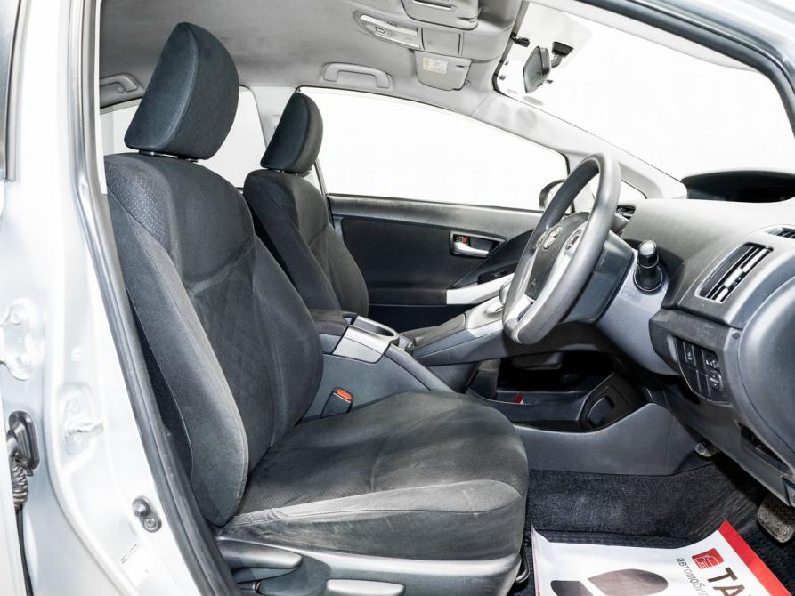 Toyota Prius III Рестайлинг (XW30) Чита  - изображение 6