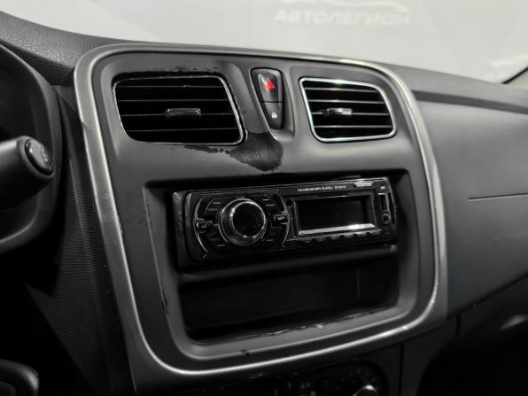 Renault Logan II Рестайлинг с пробегом 2019 года, цена 580 000 рублей, 265000 км, седан, Автокод Объявления