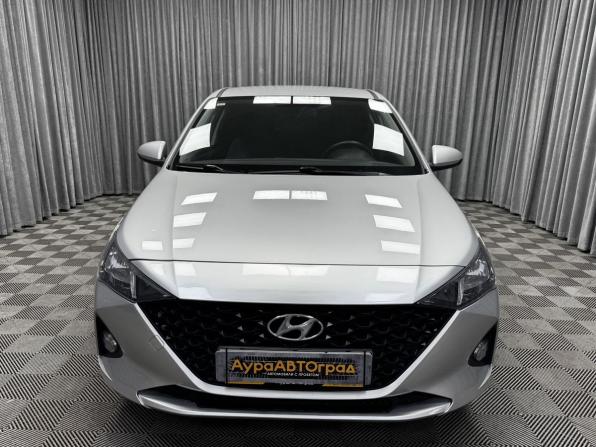 Hyundai Solaris II Рестайлинг с пробегом 2021 года, цена 1 690 000 рублей, 65502 км, седан, Автокод Объявления