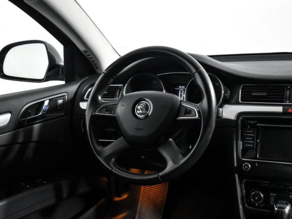 Skoda Superb II Рестайлинг с пробегом 2015 года, цена 1 180 000 рублей, 137000 км, лифтбек, Автокод Объявления