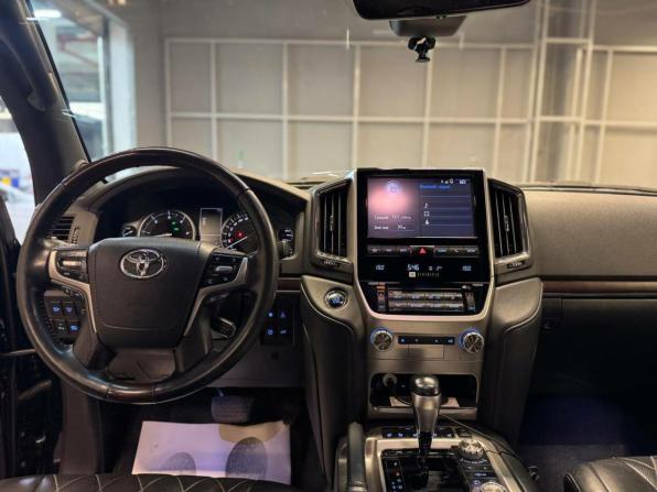 Toyota Land Cruiser 200 Series Рестайлинг 2 с пробегом 2017 года, цена 5 597 000 рублей, 249000 км, внедорожник, Автокод Объявления