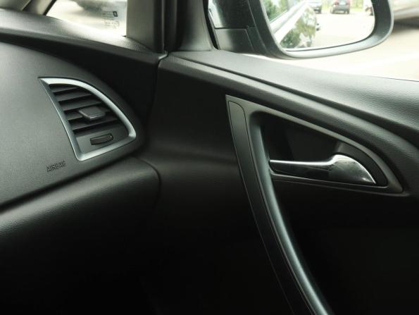 Opel Astra J Рестайлинг с пробегом 2012 года, цена 752 000 рублей, 129014 км, хэтчбек, Автокод Объявления