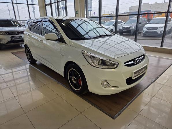 Hyundai Solaris I с пробегом 2013 года, цена 690 000 рублей, 157295 км, хэтчбек, Автокод Объявления