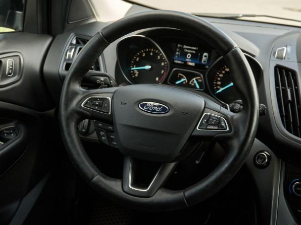 Ford Kuga II Рестайлинг с пробегом 2018 года, цена 1 694 000 рублей, 140440 км, внедорожник, Автокод Объявления