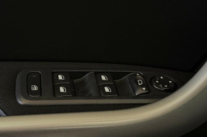 Peugeot 408 I Рестайлинг с пробегом 2019 года, цена 1 050 000 рублей, 147804 км, седан, Автокод Объявления