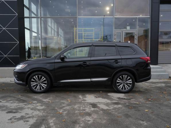 Mitsubishi Outlander III Рестайлинг 3 с пробегом 2018 года, цена 2 070 000 рублей, 55854 км, внедорожник, Автокод Объявления