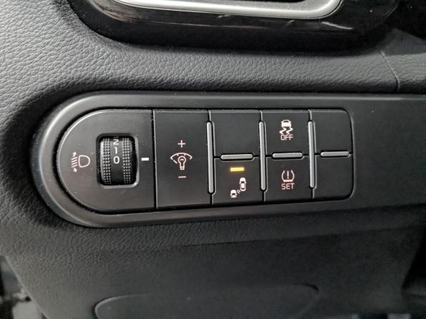 Kia Ceed III Рестайлинг с пробегом 2022 года, цена 2 300 000 рублей, 71000 км, универсал, Автокод Объявления