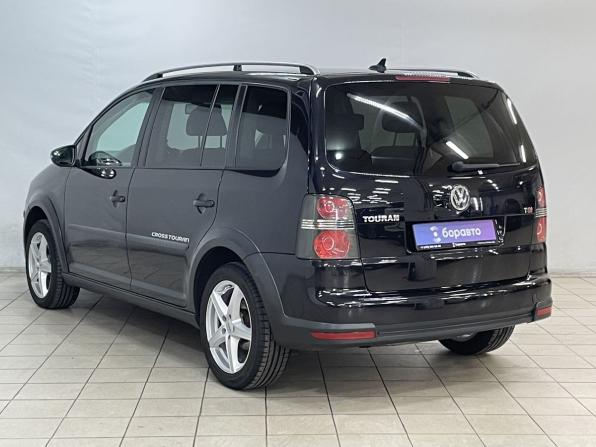 Volkswagen Touran I Рестайлинг с пробегом 2009 года, цена 899 000 рублей, 234749 км, компактвэн, Автокод Объявления
