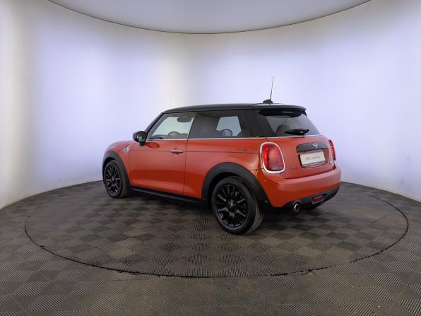 Mini Hatch III (F55/F56) Рестайлинг с пробегом 2021 года, цена 2 550 000 рублей, 66313 км, хэтчбек, Автокод Объявления