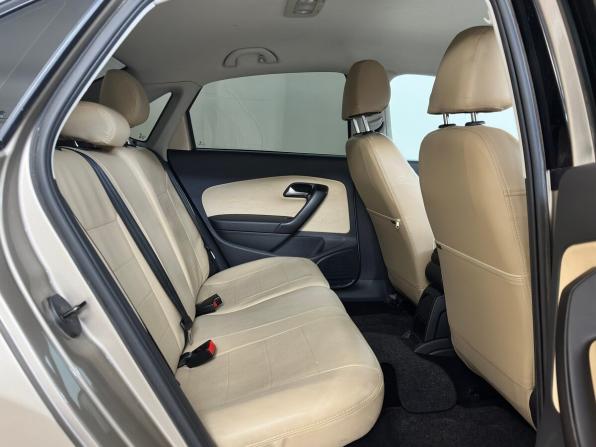 Volkswagen Polo V Рестайлинг с пробегом 2015 года, цена 980 000 рублей, 146801 км, седан, Автокод Объявления
