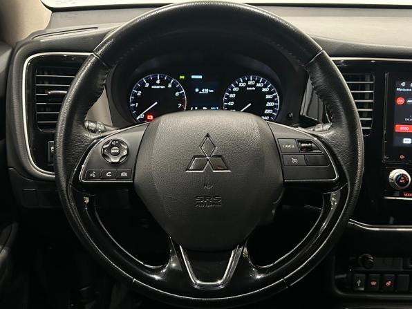 Mitsubishi Outlander III Рестайлинг 3 с пробегом 2022 года, цена 2 449 000 рублей, 93456 км, внедорожник, Автокод Объявления